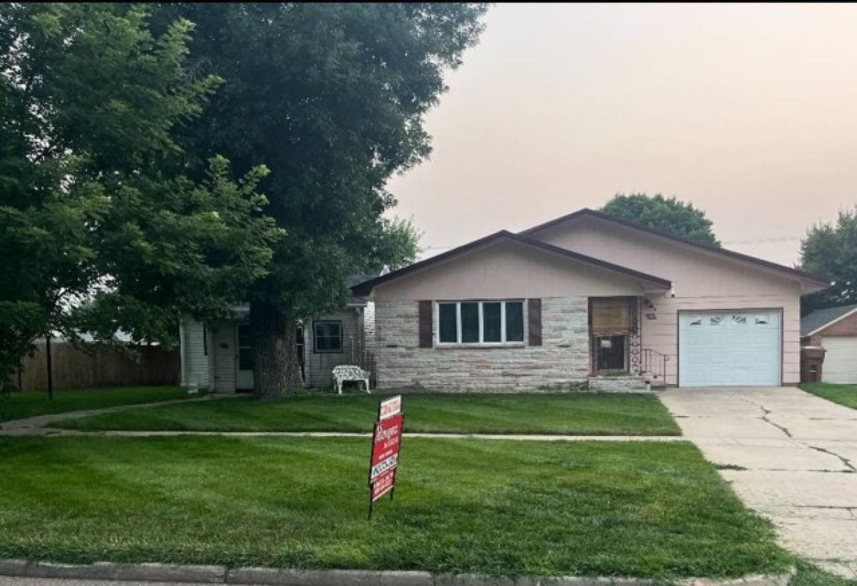 Picture of Home For Sale in Sutton, Nebraska, United States