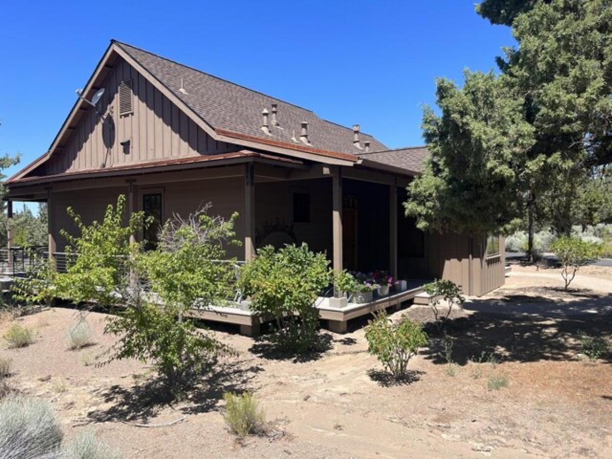 Picture of Home For Sale in Powell Butte, Oregon, United States