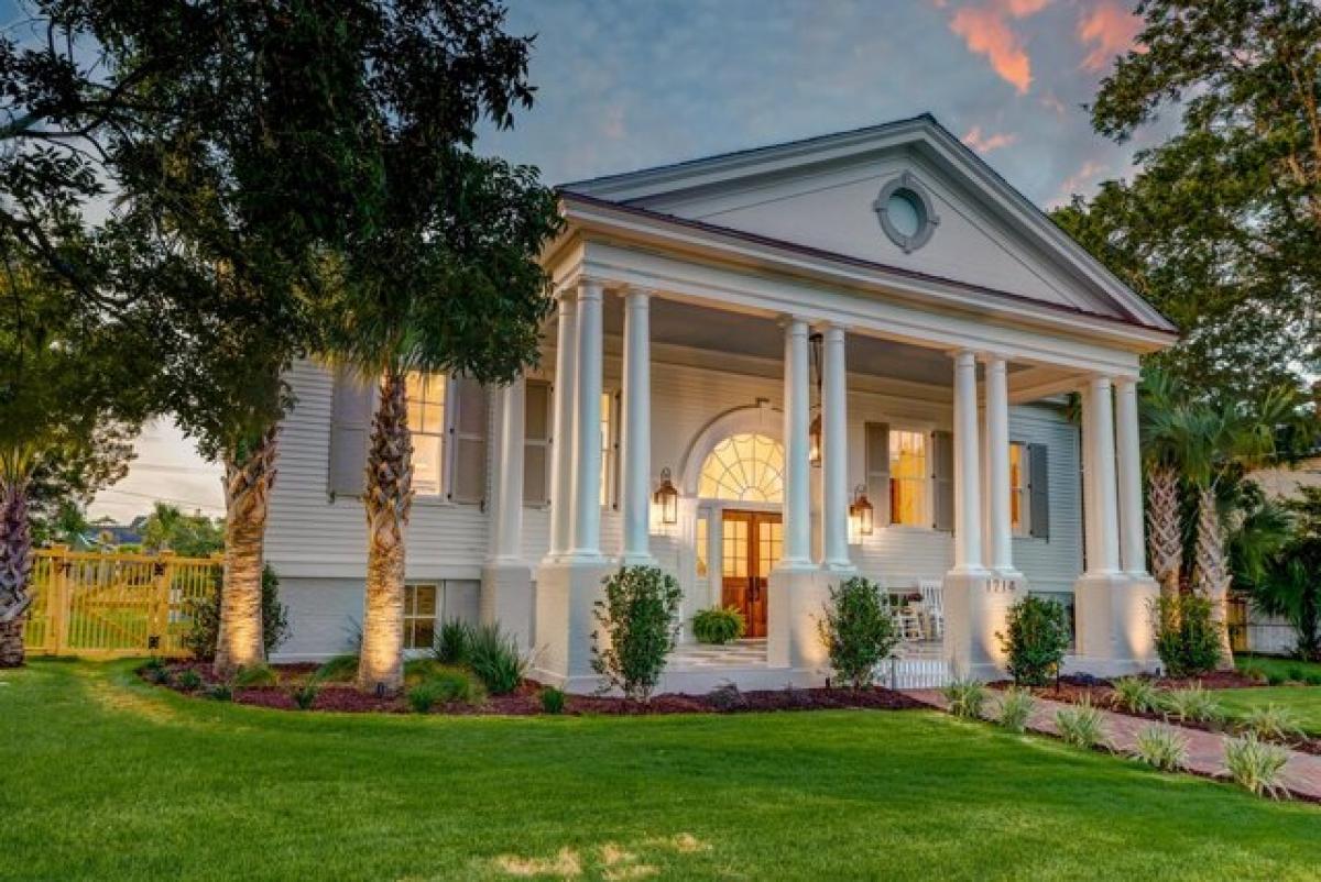 Picture of Home For Sale in Sullivans Island, South Carolina, United States