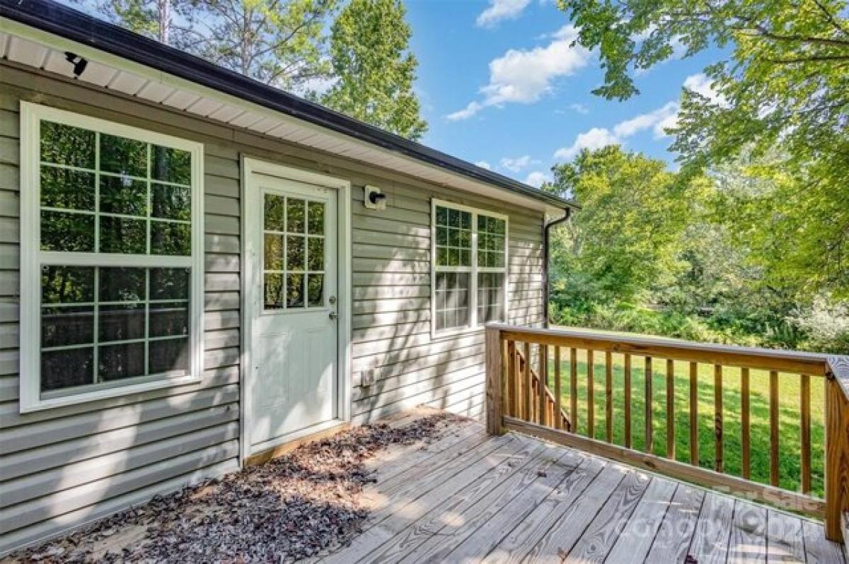 Picture of Home For Sale in Oakboro, North Carolina, United States