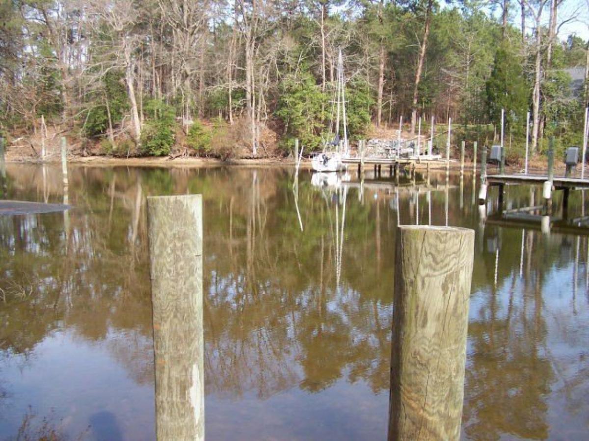 Picture of Residential Land For Sale in Reedville, Virginia, United States