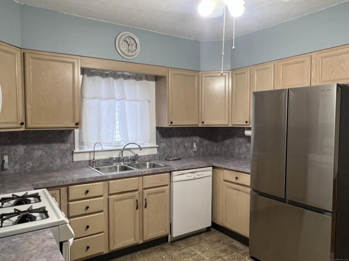 Picture of Home For Rent in West Haven, Connecticut, United States