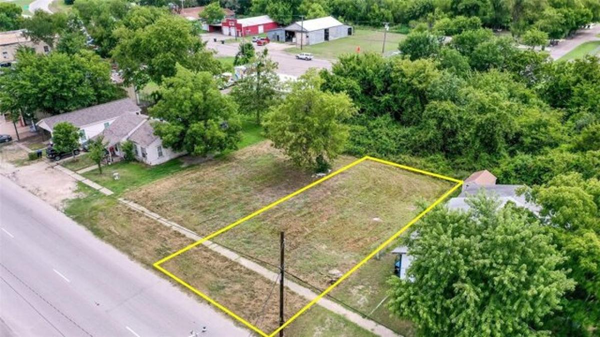 Picture of Residential Land For Sale in Greenville, Texas, United States