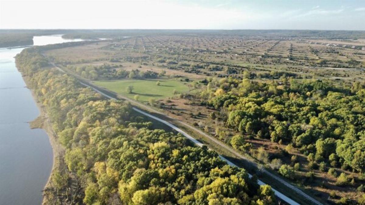 Picture of Residential Land For Sale in Hanover, Illinois, United States