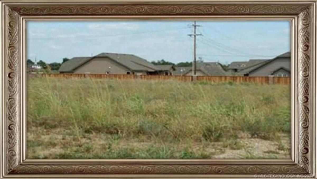 Picture of Residential Land For Sale in Bartlesville, Oklahoma, United States