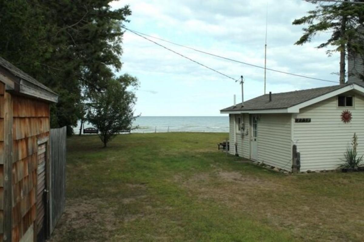 Picture of Home For Sale in Greenbush, Michigan, United States