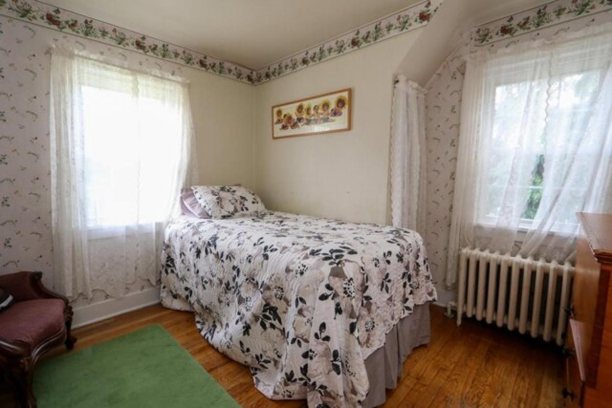 Picture of Home For Sale in Plattsburgh, New York, United States