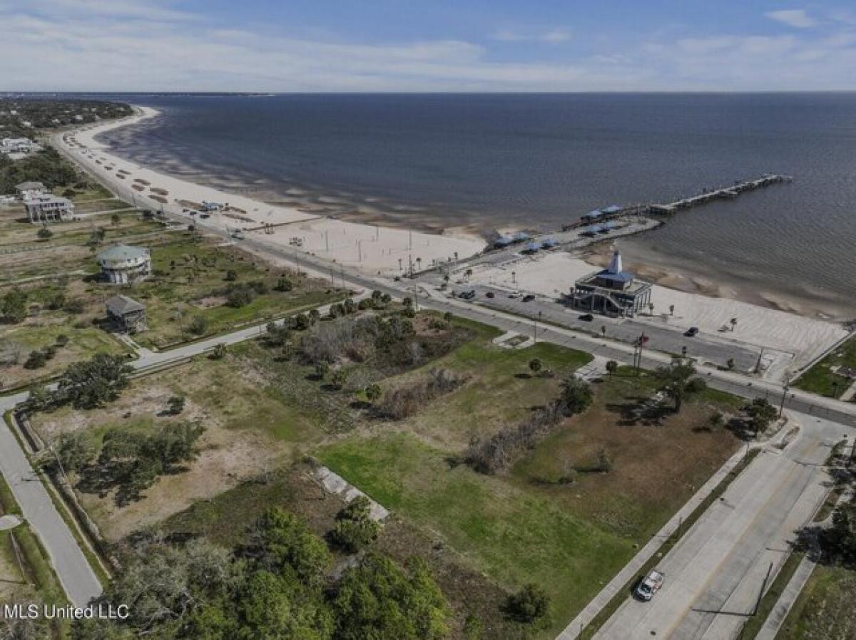 Picture of Residential Land For Sale in Waveland, Mississippi, United States