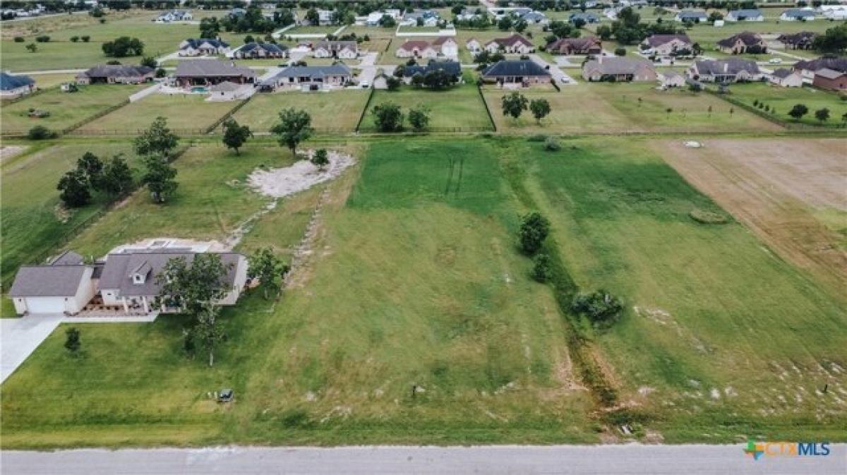 Picture of Residential Land For Sale in Victoria, Texas, United States