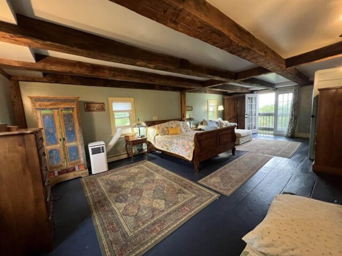 Picture of Home For Sale in Deerfield, New Hampshire, United States