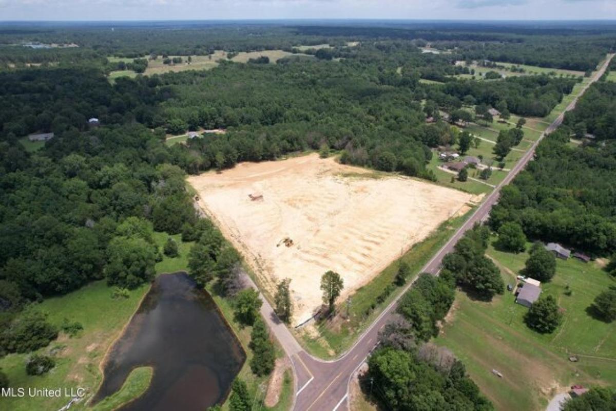 Picture of Residential Land For Sale in Canton, Mississippi, United States