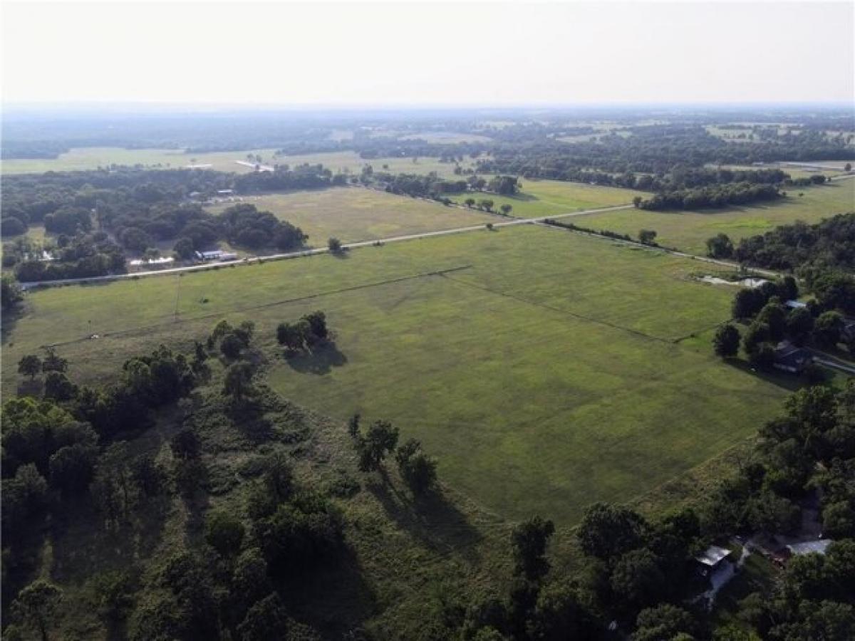 Picture of Residential Land For Sale in Siloam Springs, Arkansas, United States