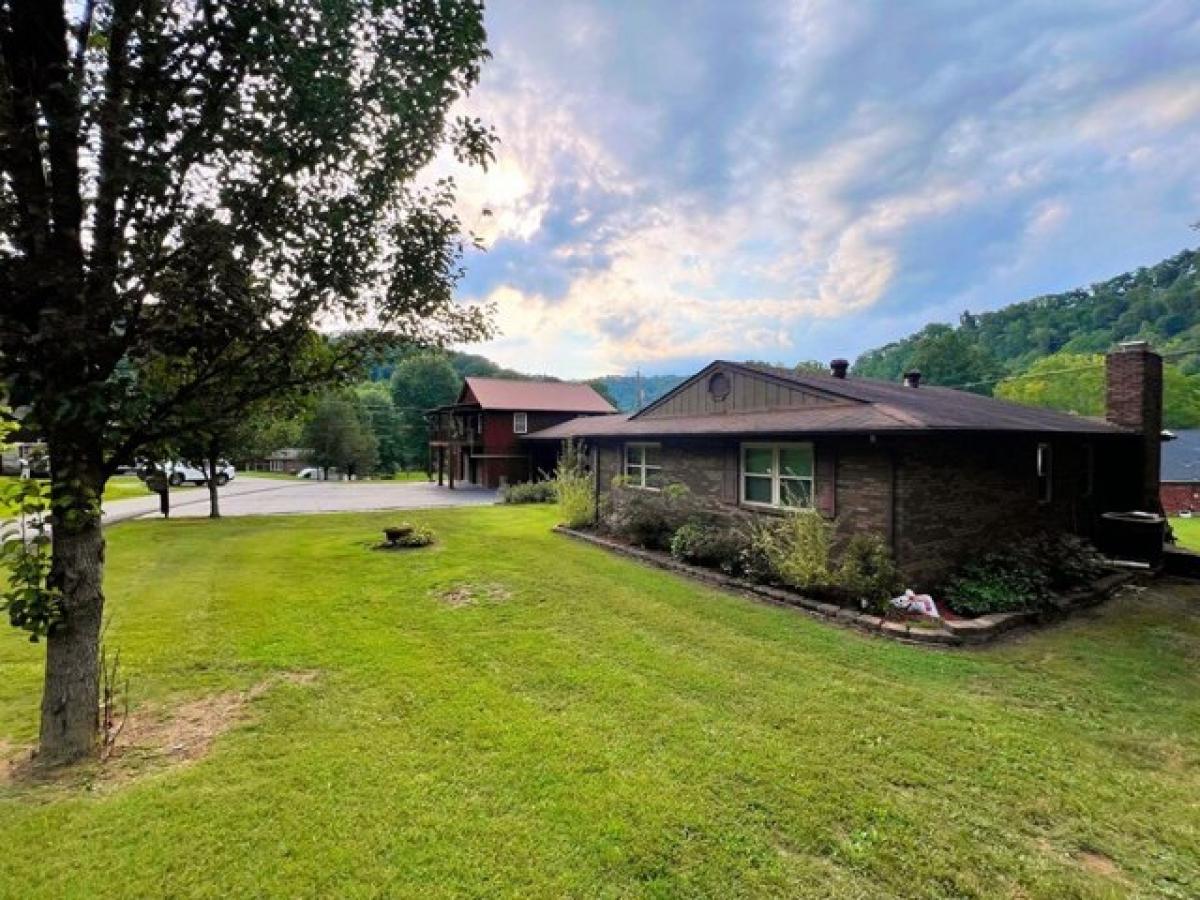 Picture of Home For Sale in Inez, Kentucky, United States