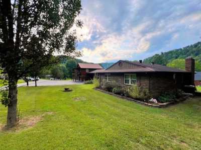 Home For Sale in Inez, Kentucky