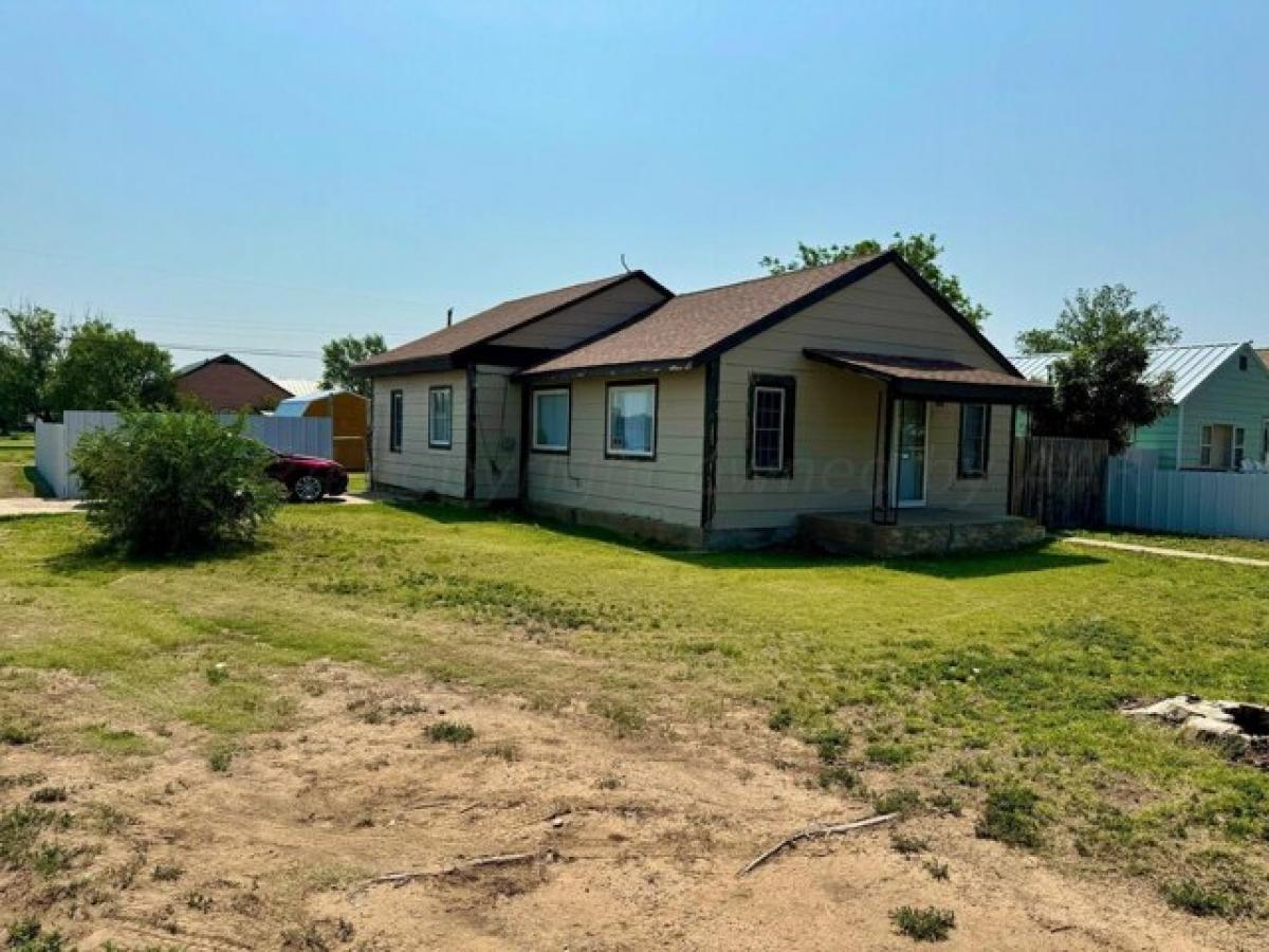 Picture of Home For Sale in Sunray, Texas, United States