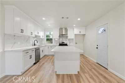 Home For Sale in Winnetka, California