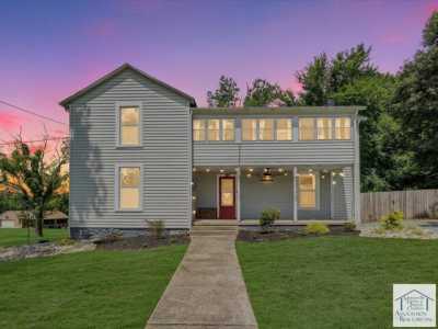 Home For Sale in Chatham, Virginia