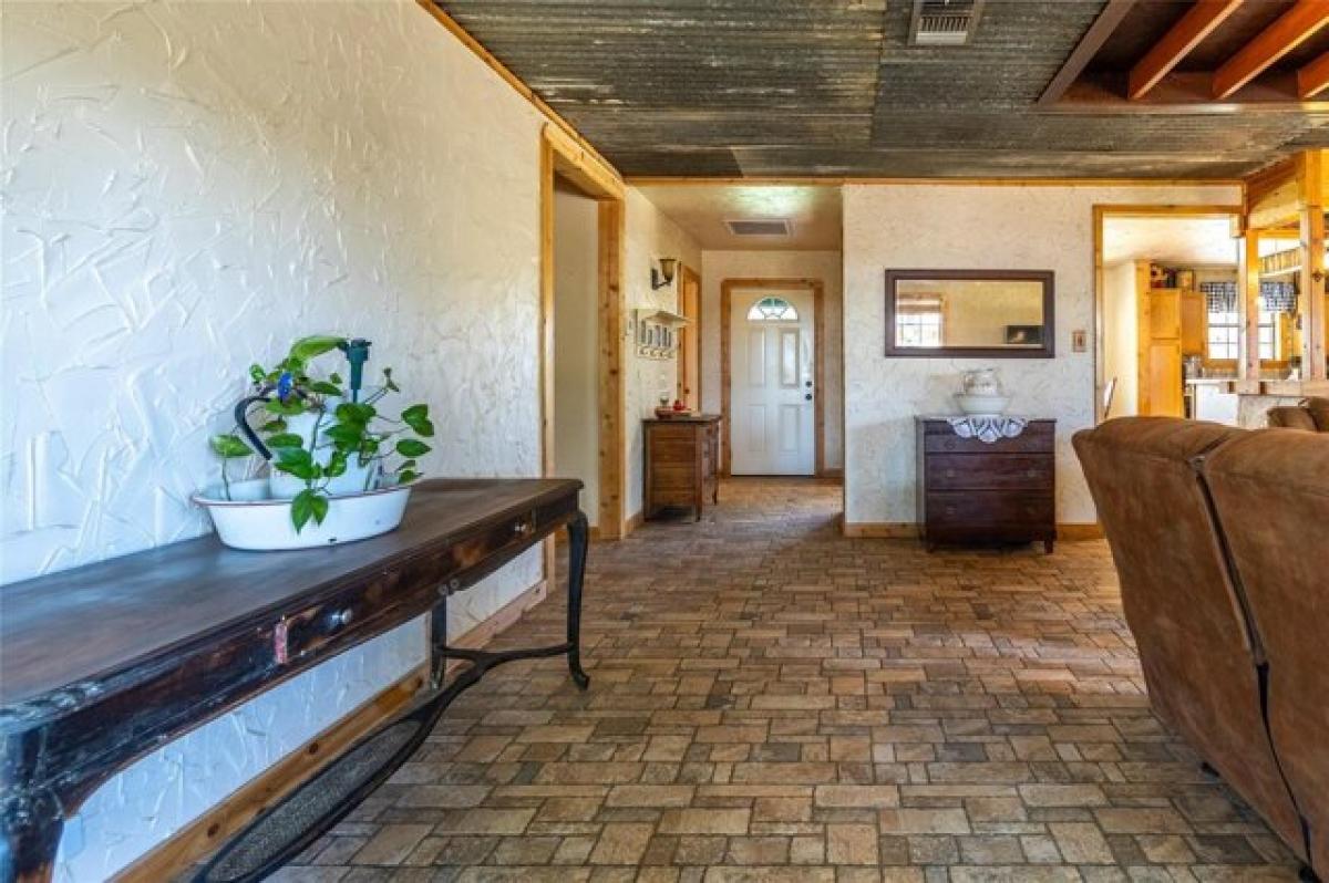 Picture of Home For Sale in Bluff Dale, Texas, United States