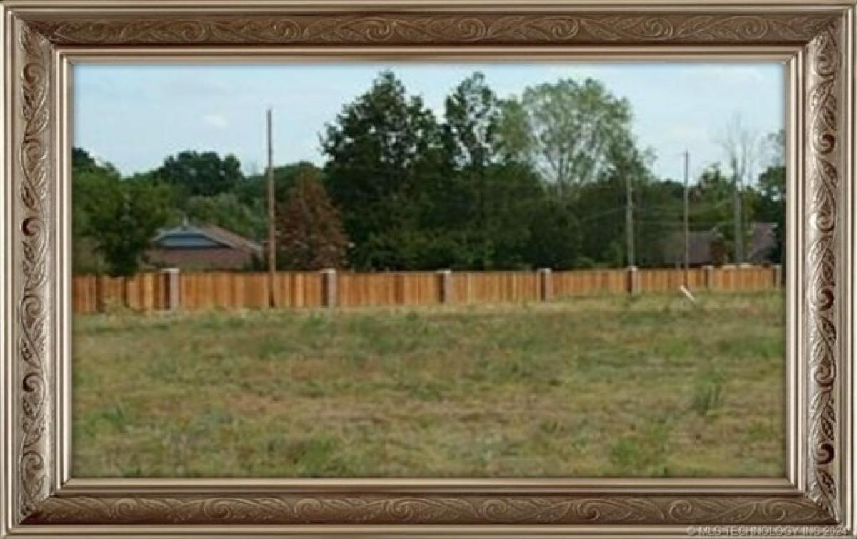 Picture of Residential Land For Sale in Bartlesville, Oklahoma, United States