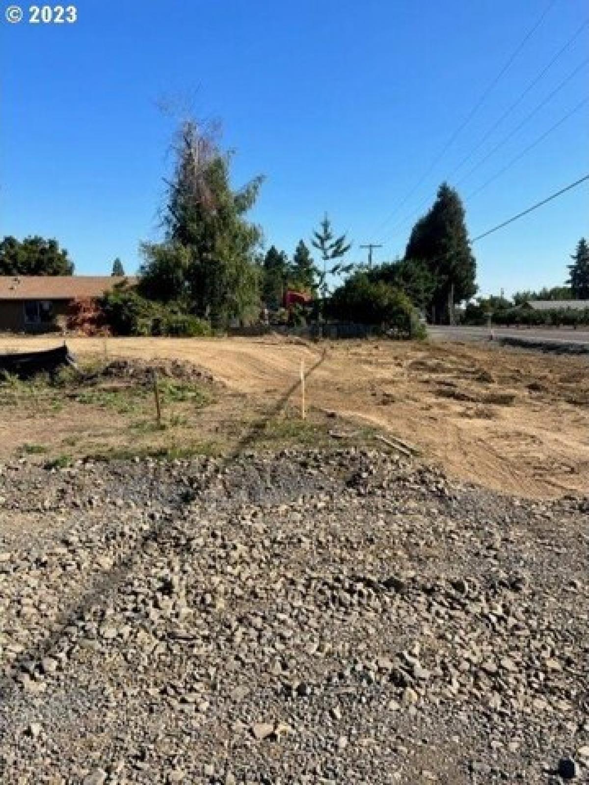 Picture of Residential Land For Sale in Woodburn, Oregon, United States