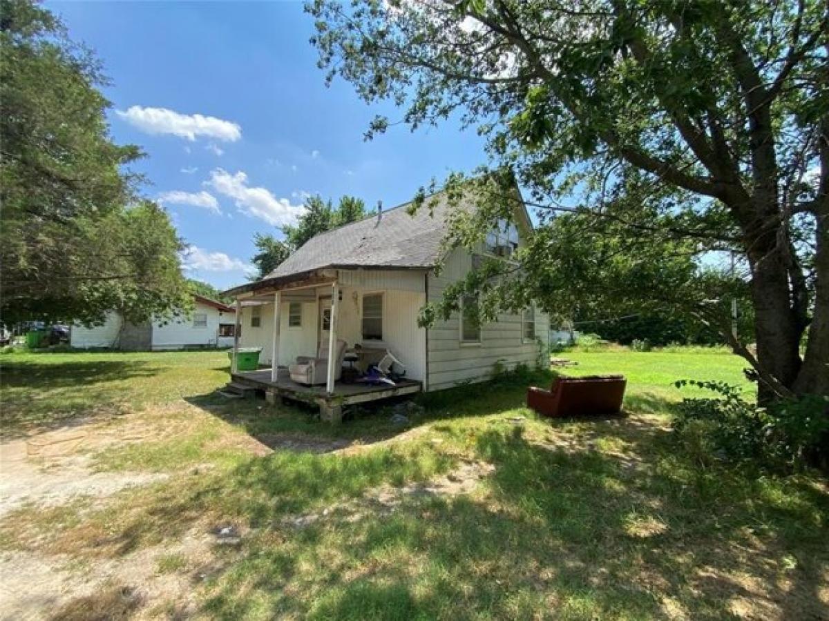 Picture of Home For Sale in Okemah, Oklahoma, United States