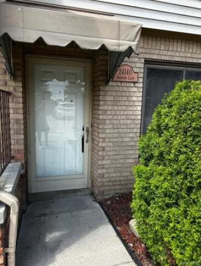 Home For Rent in Clinton Township, Michigan