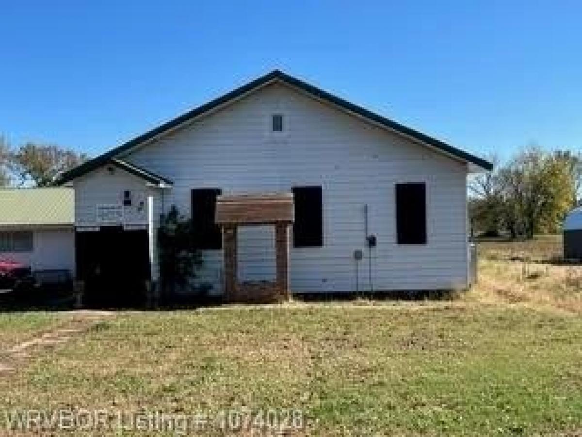 Picture of Home For Sale in Cameron, Oklahoma, United States