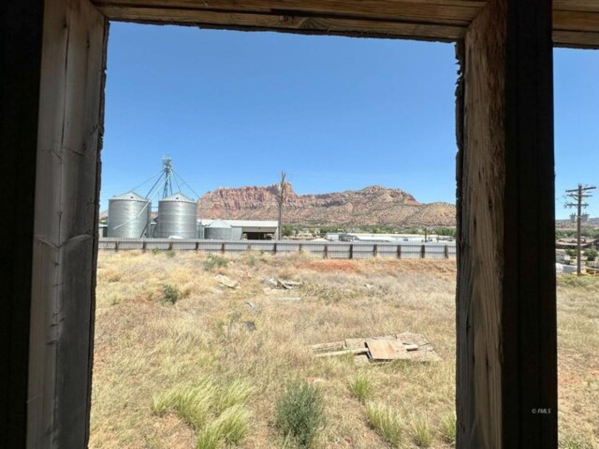 Picture of Home For Sale in Colorado City, Arizona, United States