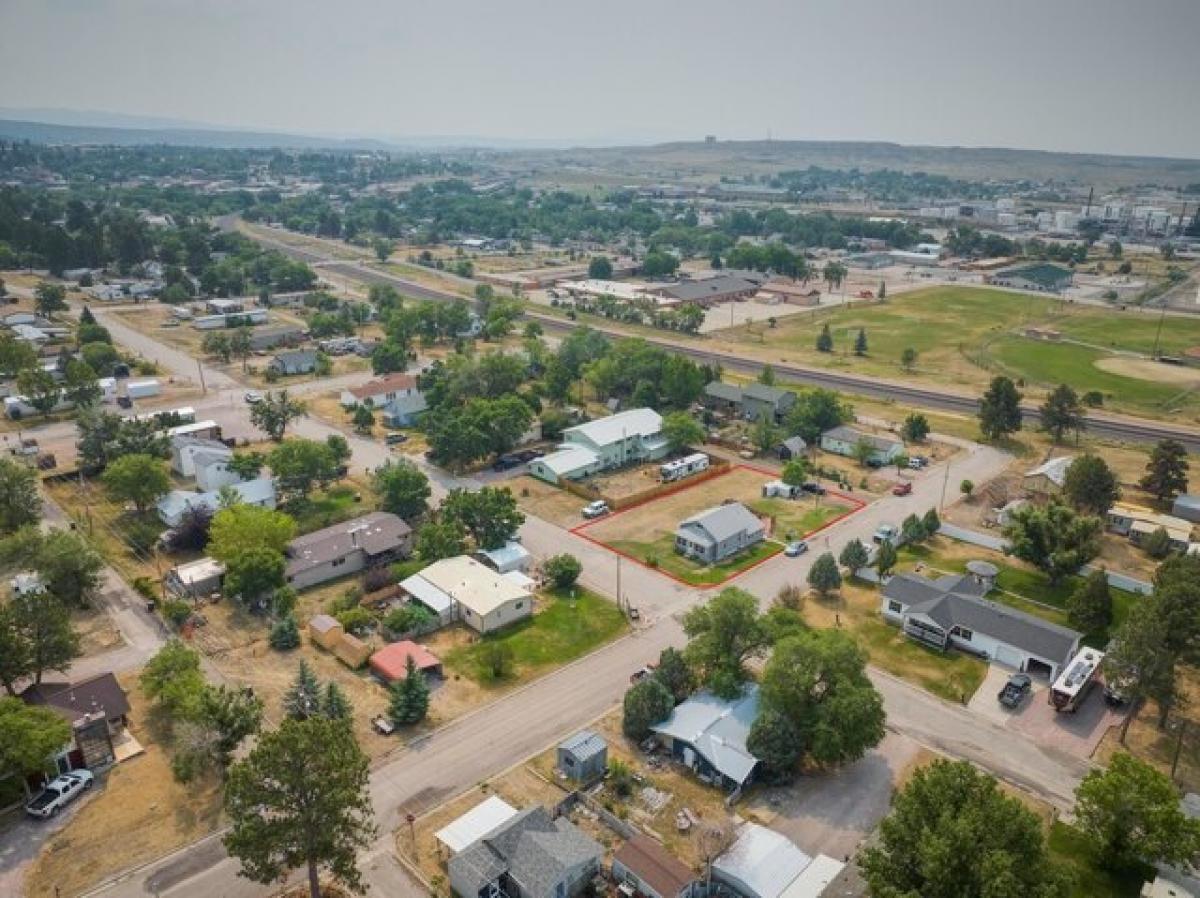 Picture of Home For Sale in Newcastle, Wyoming, United States