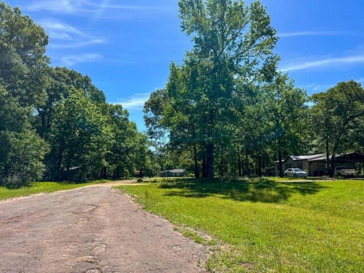 Picture of Residential Land For Sale in Lufkin, Texas, United States