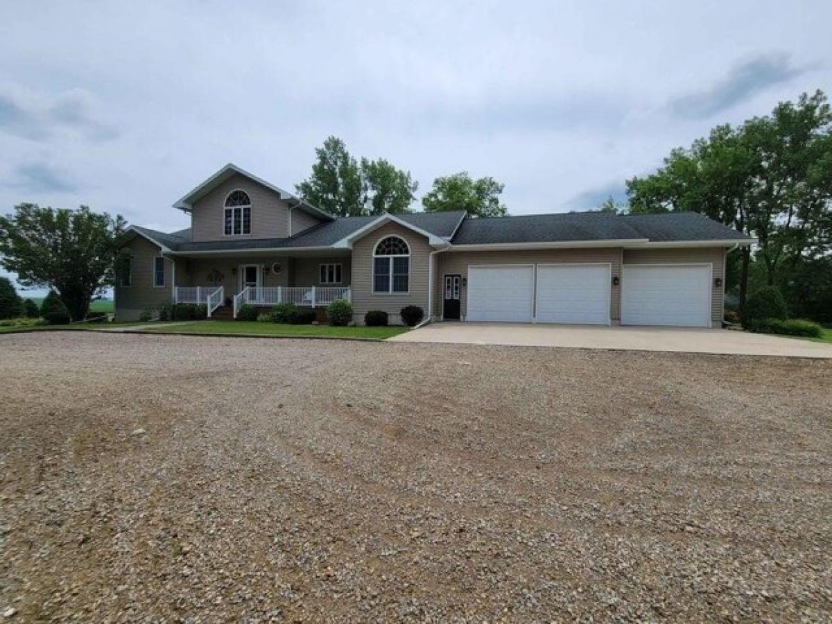 Picture of Home For Sale in Aplington, Iowa, United States