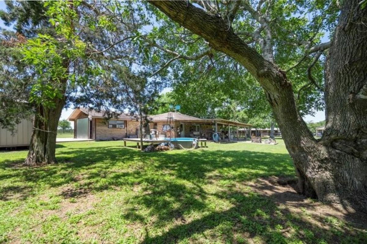 Picture of Home For Sale in Pattison, Texas, United States