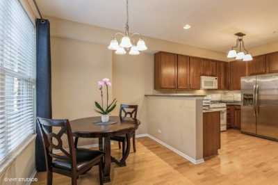 Home For Sale in Northbrook, Illinois