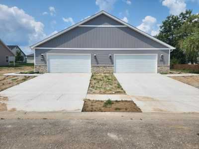 Home For Sale in Lebanon, Illinois