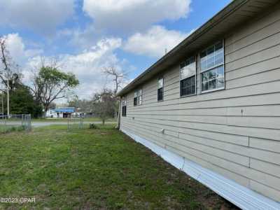 Home For Sale in Sneads, Florida