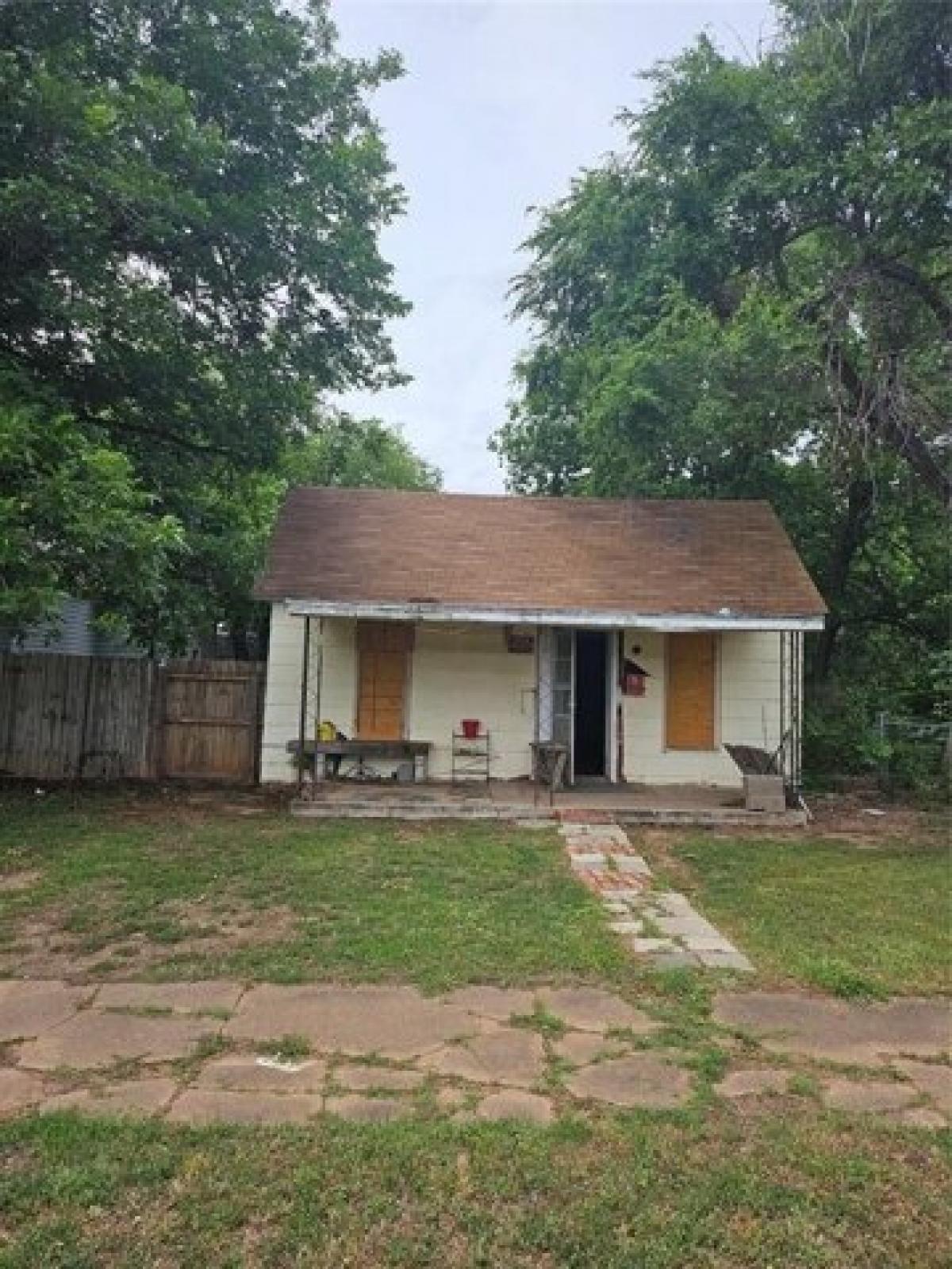 Picture of Home For Sale in Hobart, Oklahoma, United States