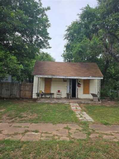 Home For Sale in Hobart, Oklahoma