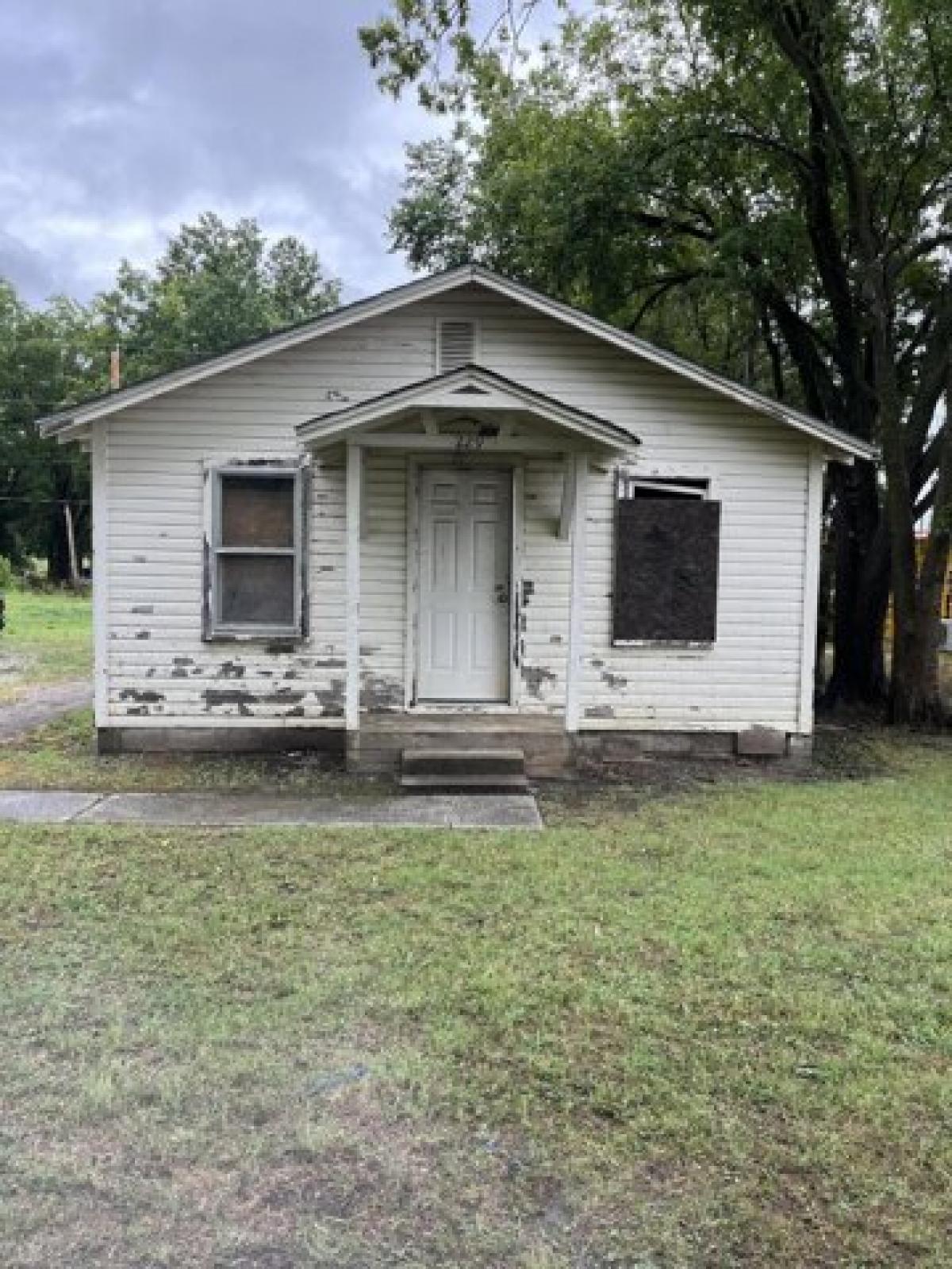 Picture of Home For Sale in Miami, Oklahoma, United States