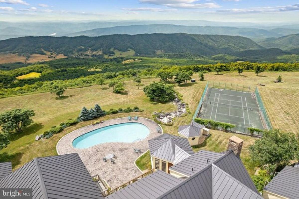 Picture of Home For Sale in Hot Springs, Virginia, United States