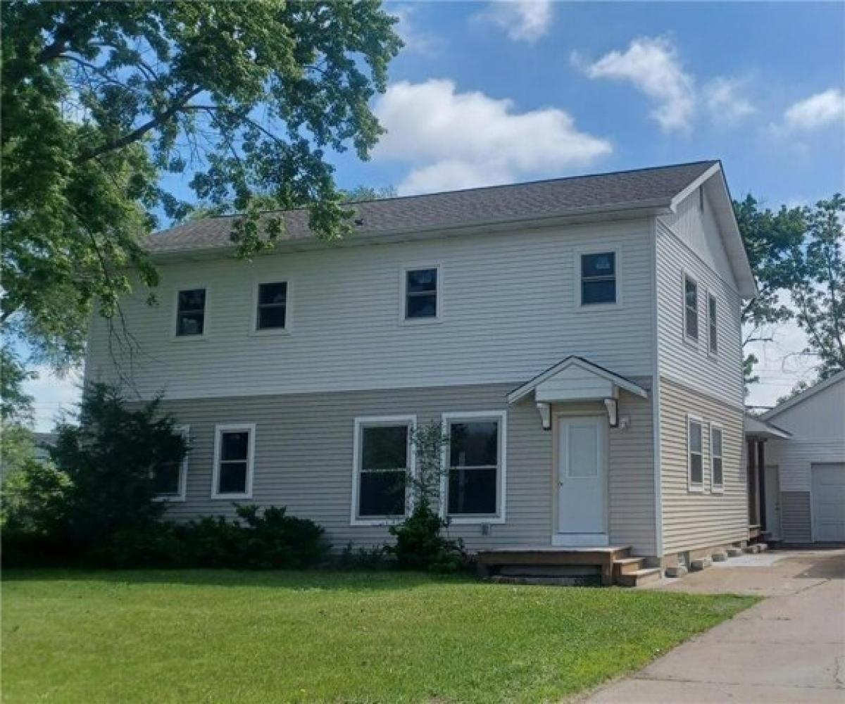 Picture of Home For Sale in Brooklyn Center, Minnesota, United States