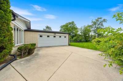 Home For Sale in Niles, Illinois