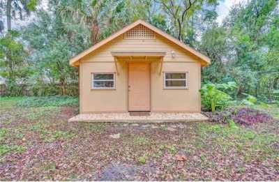 Home For Rent in Deland, Florida