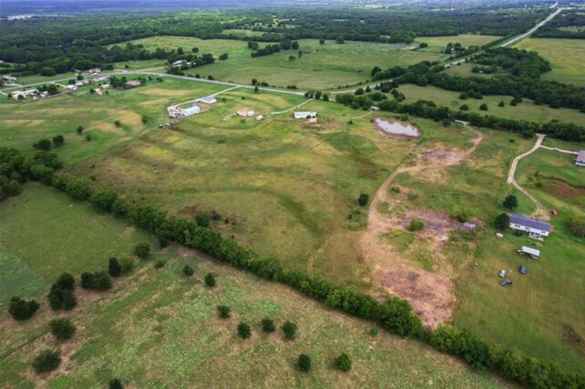 Picture of Residential Land For Sale in Lone Oak, Texas, United States