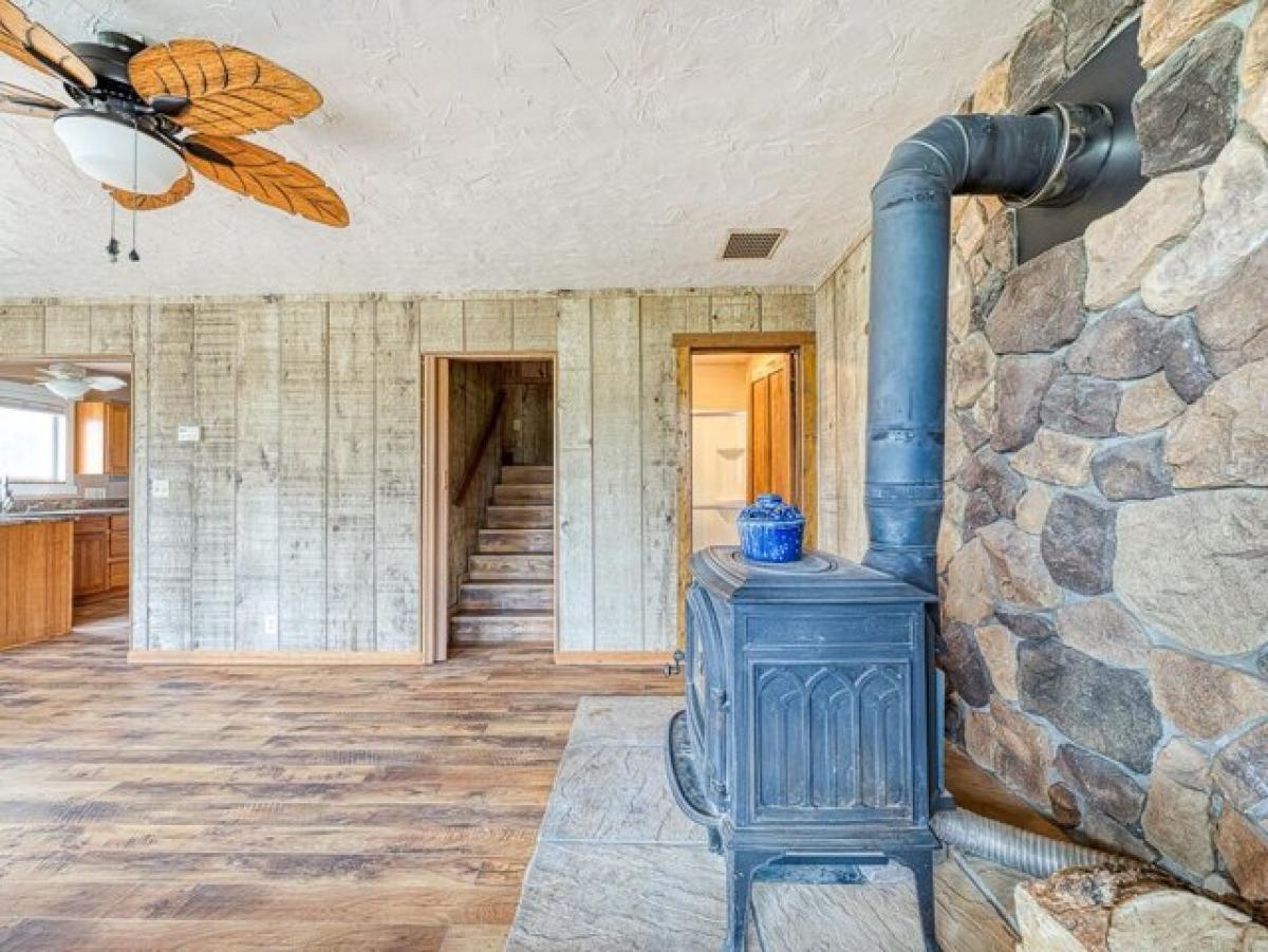 Picture of Home For Sale in Chiloquin, Oregon, United States