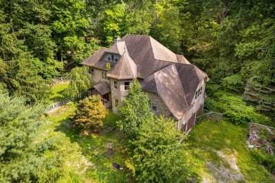 Home For Sale in Wilton, Connecticut