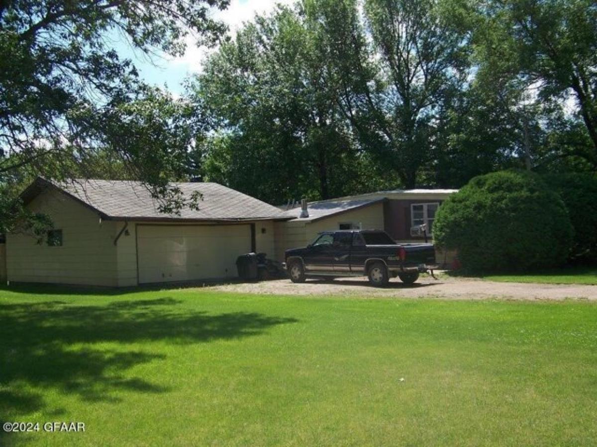 Picture of Home For Sale in Reynolds, North Dakota, United States