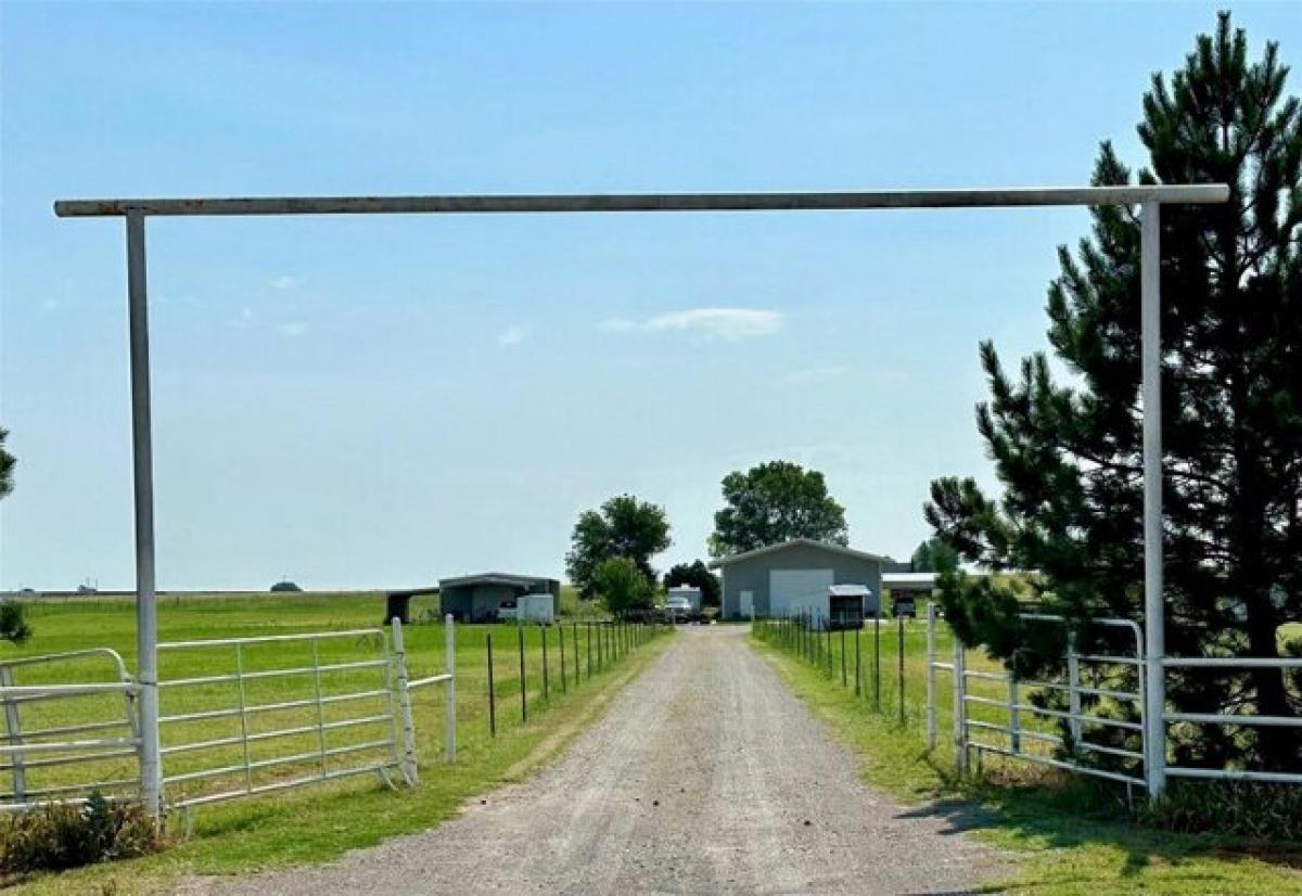 Picture of Home For Sale in Elk City, Oklahoma, United States