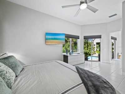 Home For Sale in Longboat Key, Florida