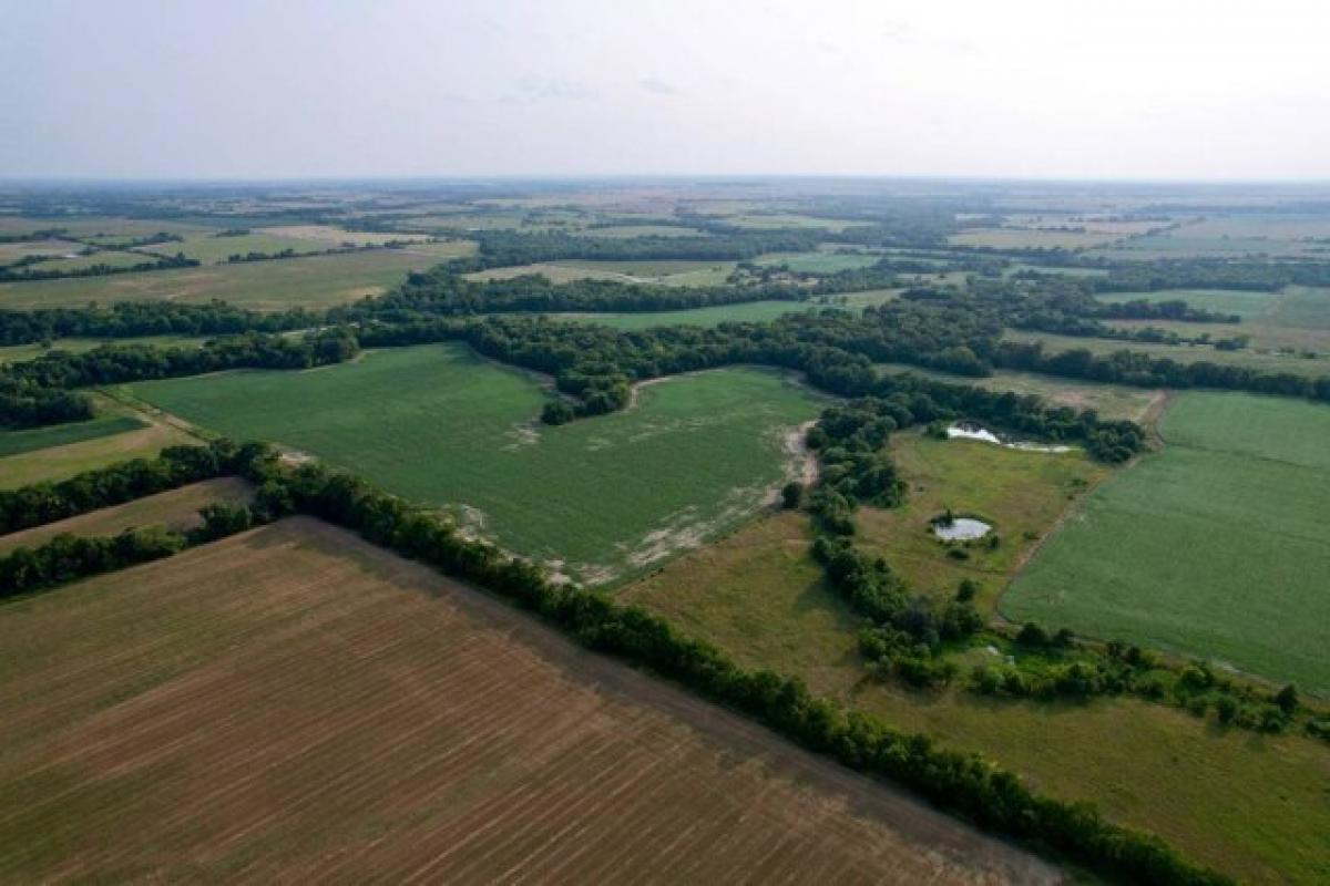 Picture of Residential Land For Sale in Yates Center, Kansas, United States