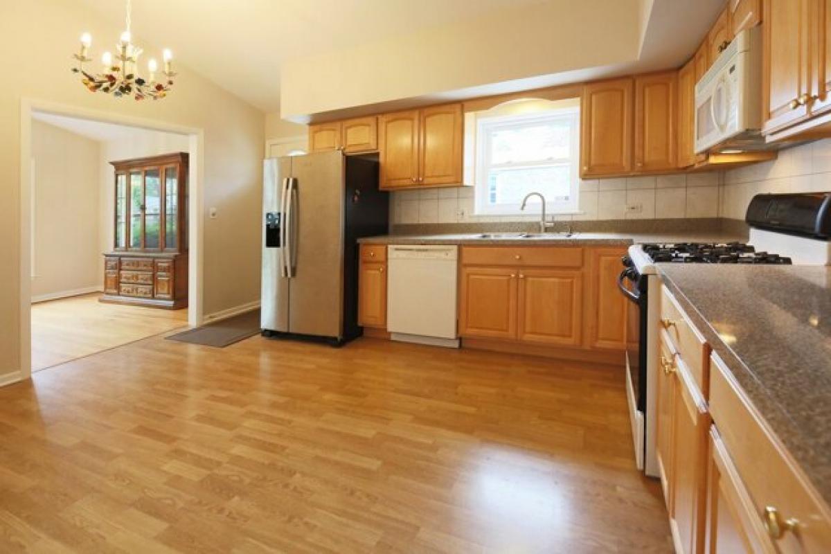 Picture of Home For Rent in Wilmette, Illinois, United States